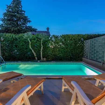 Holiday home 4 Bedroom Pet Friendly In *