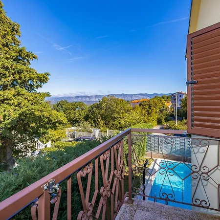 4 Bedroom Pet Friendly In Holiday home Soline (Krk)