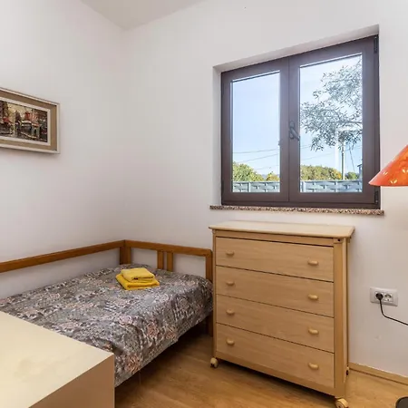 4 Bedroom Pet Friendly In Holiday home *