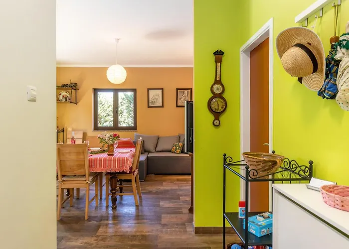 4 Bedroom Pet Friendly In