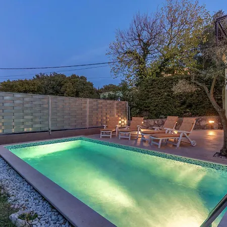 Holiday home 4 Bedroom Pet Friendly In Soline Soline (Krk)
