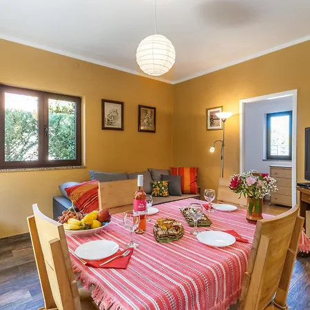 4 Bedroom Pet Friendly In Soline Holiday home Soline (Krk)