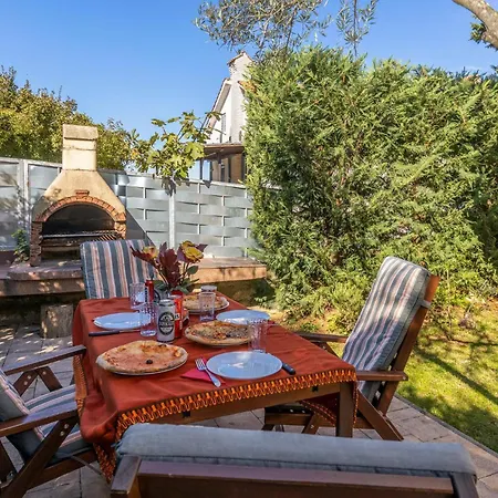 4 Bedroom Pet Friendly In Case de vacanță Soline (Krk)