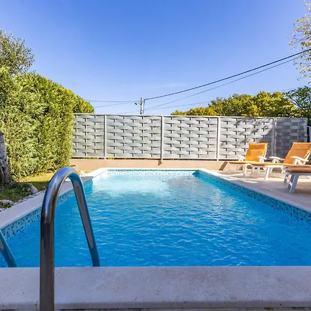 Ferienhaus 4 Bedroom Pet Friendly In