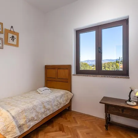 4 Bedroom Pet Friendly In Soline (Krk)