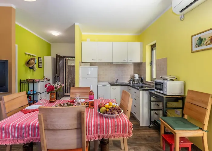 4 Bedroom Pet Friendly In 度假居