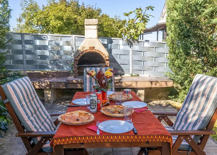 4 Bedroom Pet Friendly In