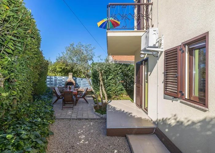 4 Bedroom Pet Friendly In