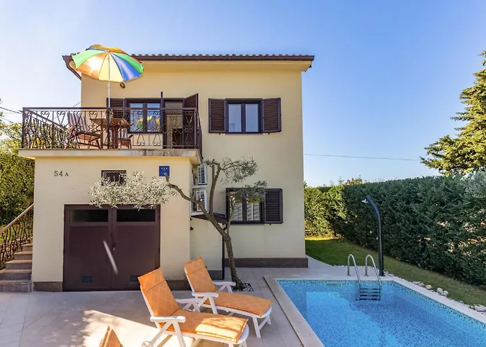 4 Bedroom Pet Friendly In ソリネ