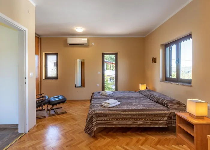 4 Bedroom Pet Friendly In 索利纳