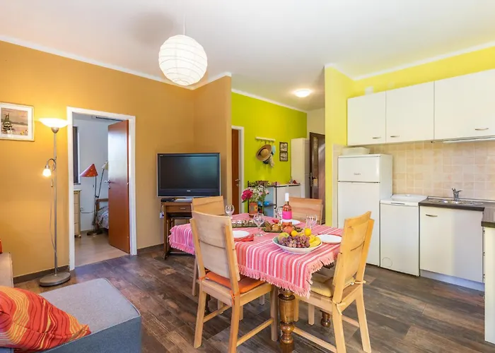 4 Bedroom Pet Friendly In 度假居 *