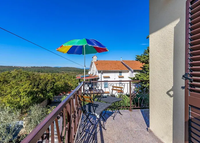 4 Bedroom Pet Friendly In *