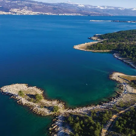 4 Bedroom Pet Friendly In